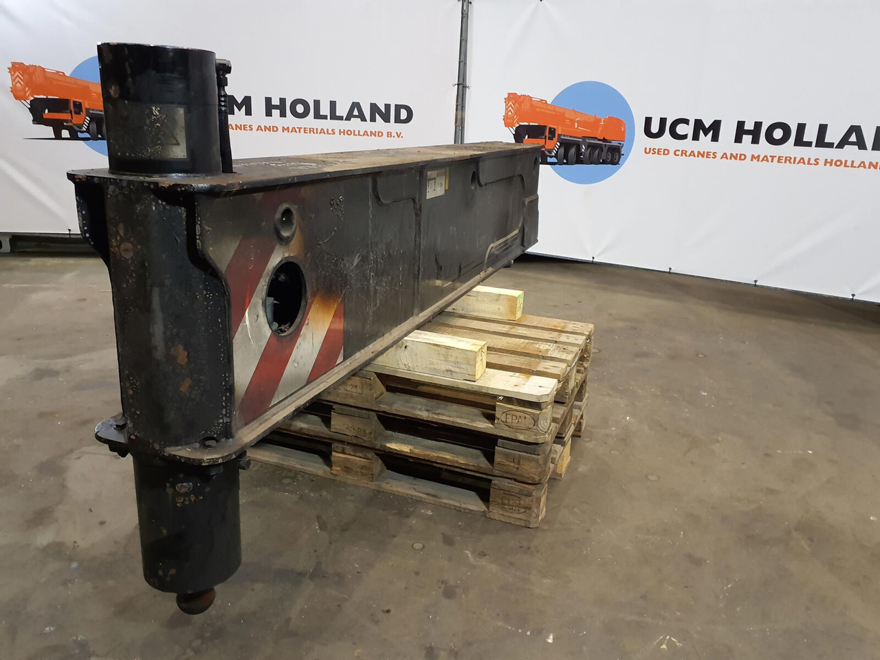 Liebherr LTM 1100-5.2 Sliding beam rear complete - Suspension for Mobile crane: picture 2 Liebherr LTM 1100-5.2 Sliding beam rear complete - Suspension for Mobile crane: picture 2