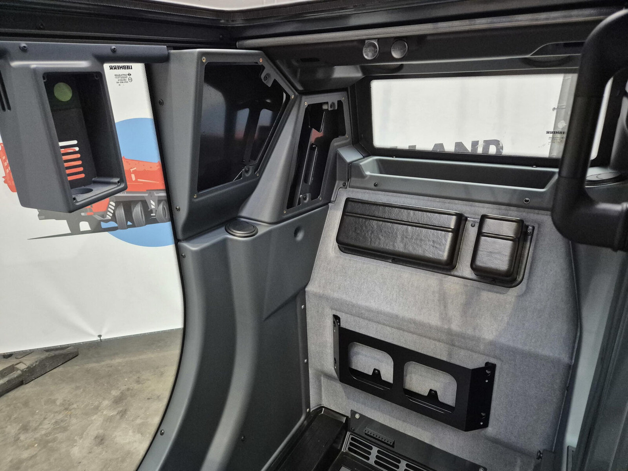 Cab for Mobile crane Liebherr LTM upper cab: picture 8