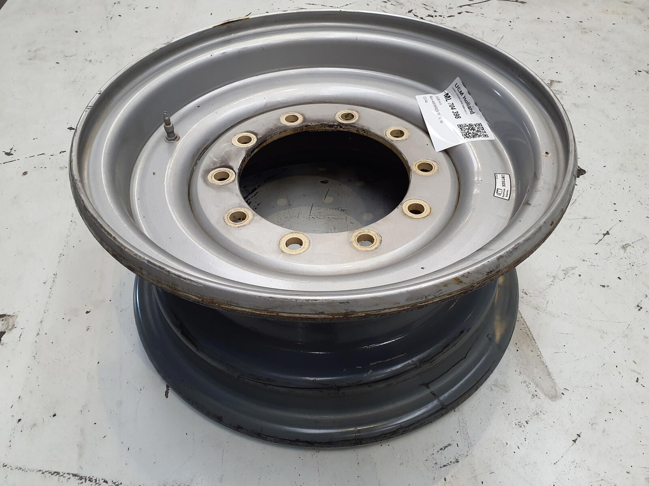 Liebherr Rim 445/95R25 10 12 1p - Rim for Crane: picture 1 Liebherr Rim 445/95R25 10 12 1p - Rim for Crane: picture 1