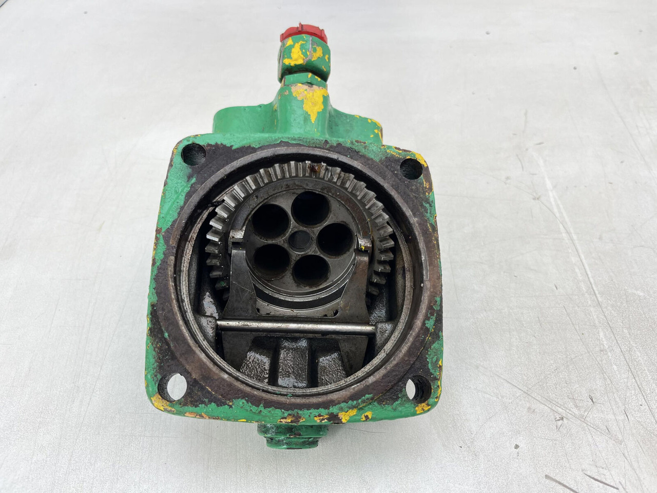 Swing motor for Crane PPM 480 ATT slewing gear: picture 11