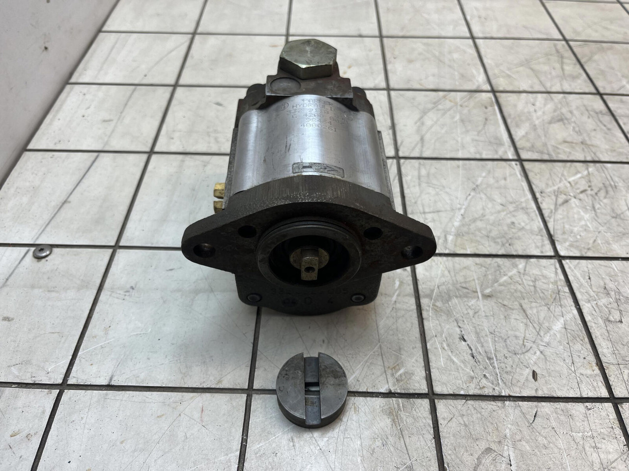 Parker Parker Hydraulics gear pump - Hydraulic pump for Crane: picture 2 Parker Parker Hydraulics gear pump - Hydraulic pump for Crane: picture 2