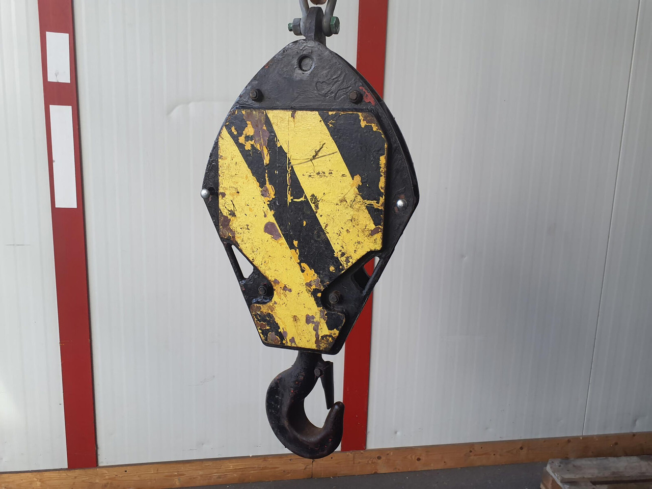 FAUN Hookblock 16mm 1 sheave 12,5t - Spare parts for Mobile crane: picture 1 FAUN Hookblock 16mm 1 sheave 12,5t - Spare parts for Mobile crane: picture 1