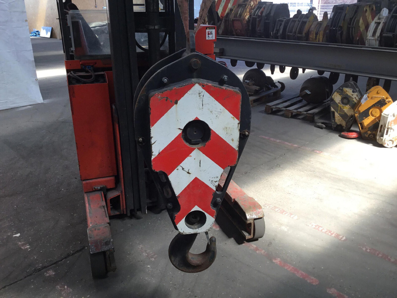Grove Hookblock 16mm 1 sheave 16t - Spare parts for Mobile crane: picture 1 Grove Hookblock 16mm 1 sheave 16t - Spare parts for Mobile crane: picture 1