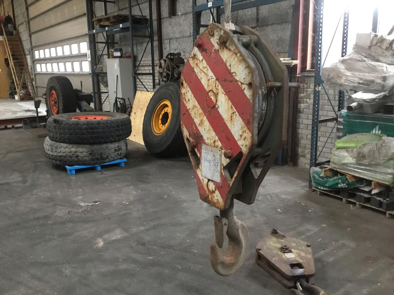 Liebherr Hookblock 16mm 1 sheave - Spare parts for Mobile crane: picture 1 Liebherr Hookblock 16mm 1 sheave - Spare parts for Mobile crane: picture 1