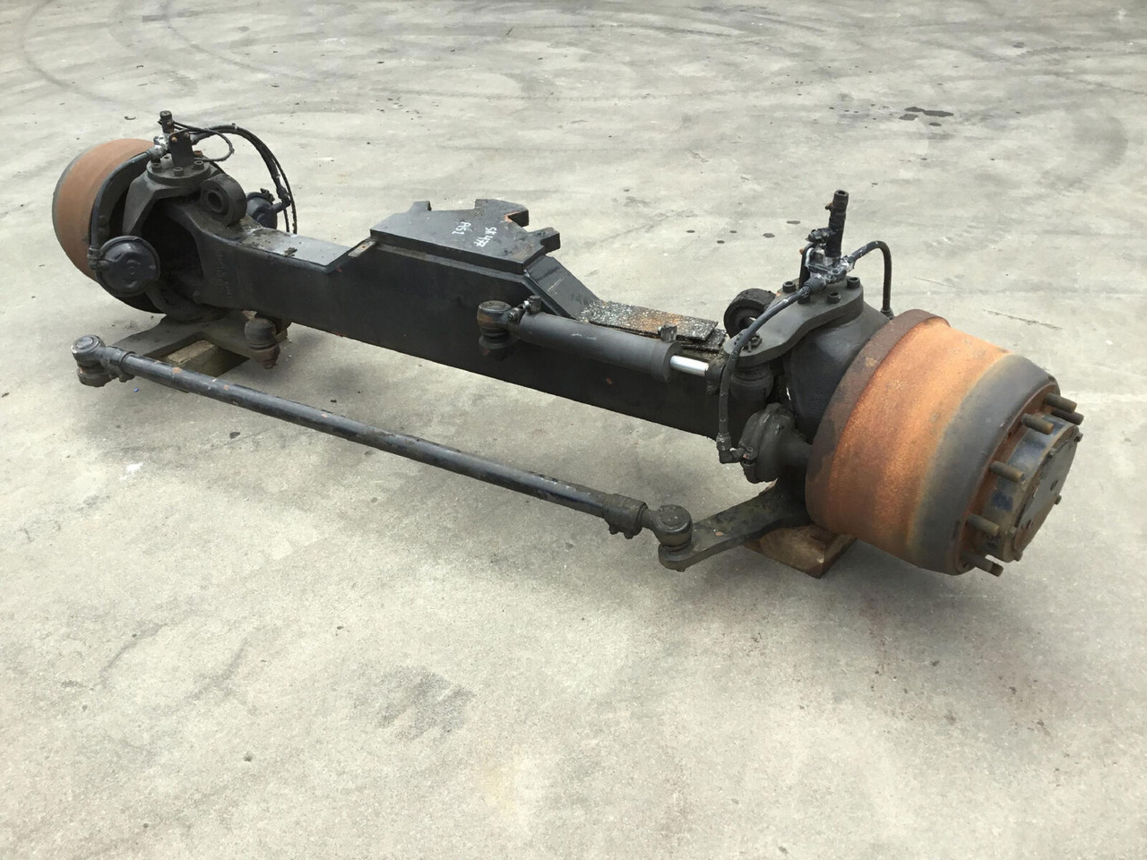 Spierings SK 477 axle 1 - Axle and parts for Mobile crane: picture 2 Spierings SK 477 axle 1 - Axle and parts for Mobile crane: picture 2