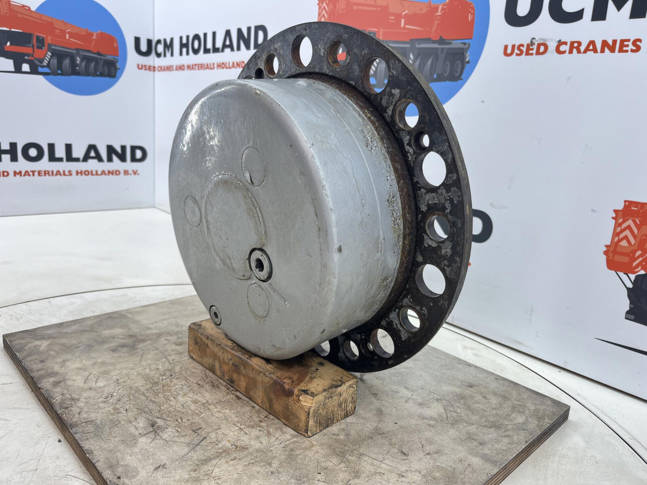 Terex Demag AC 100/4 planetary gear 22-25-74-40-3pl-H127-46 - Final drive for Mobile crane: picture 2 Terex Demag AC 100/4 planetary gear 22-25-74-40-3pl-H127-46 - Final drive for Mobile crane: picture 2
