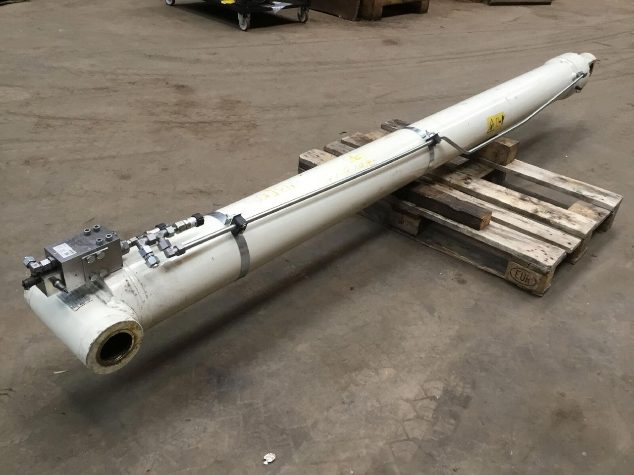 Terex Terex AC 40L-2 Boom cylinder - Hydraulic cylinder for Mobile crane: picture 4 Terex Terex AC 40L-2 Boom cylinder - Hydraulic cylinder for Mobile crane: picture 4