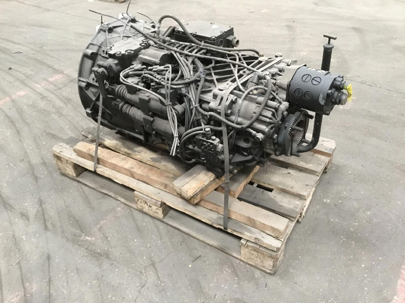 ZF ATF 60-4 gearbox EcoSplit 16-S-151 - Gearbox for Crane: picture 3 ZF ATF 60-4 gearbox EcoSplit 16-S-151 - Gearbox for Crane: picture 3