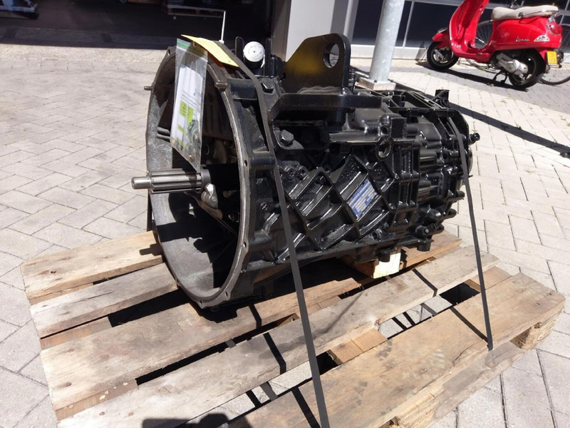 ZF LTM 1055-3.2 gearbox Astronic 12 AS 2302 - Gearbox for Crane: picture 1 ZF LTM 1055-3.2 gearbox Astronic 12 AS 2302 - Gearbox for Crane: picture 1