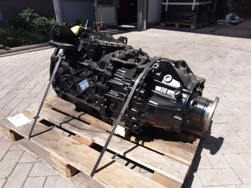 ZF LTM 1055-3.2 gearbox Astronic 12 AS 2302 - Gearbox for Crane: picture 3 ZF LTM 1055-3.2 gearbox Astronic 12 AS 2302 - Gearbox for Crane: picture 3