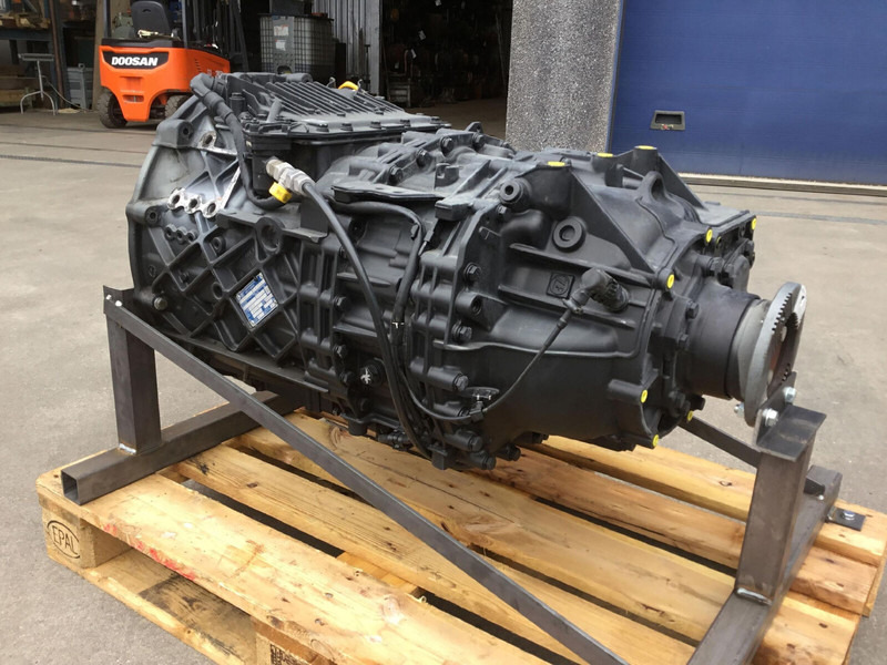 ZF MK 88 ZF Astronic gearbox 12 AS 2530 S0 - Gearbox for Crane: picture 4 ZF MK 88 ZF Astronic gearbox 12 AS 2530 S0 - Gearbox for Crane: picture 4