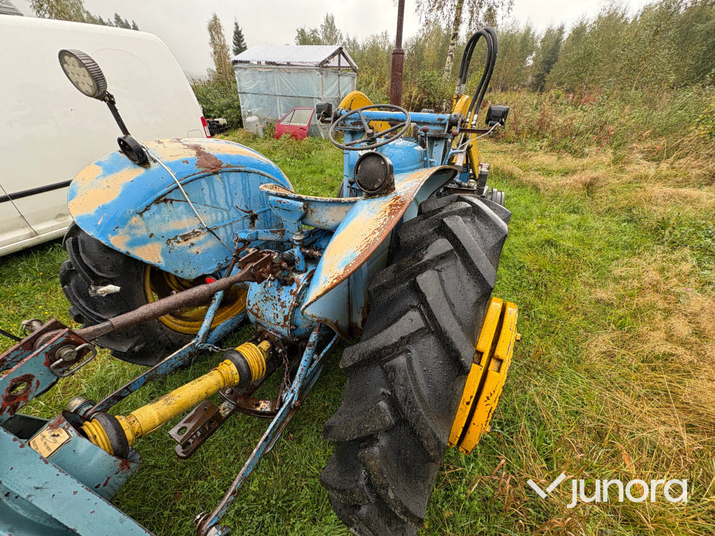 Ford Dexta - Farm tractor: picture 3 Ford Dexta - Farm tractor: picture 3