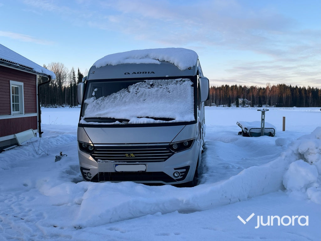 Husbil - Adria Sonic 810 SL Supreme - Integrated motorhome: picture 3 Husbil - Adria Sonic 810 SL Supreme - Integrated motorhome: picture 3