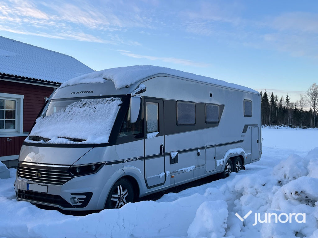 Husbil - Adria Sonic 810 SL Supreme - Integrated motorhome: picture 1 Husbil - Adria Sonic 810 SL Supreme - Integrated motorhome: picture 1