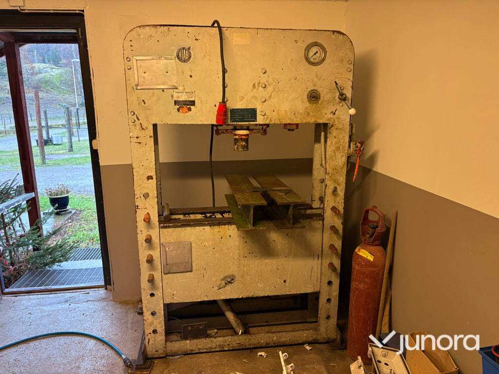 Hydraulpress - Hiab H100E, 100 ton - Metalworking machinery: picture 3 Hydraulpress - Hiab H100E, 100 ton - Metalworking machinery: picture 3