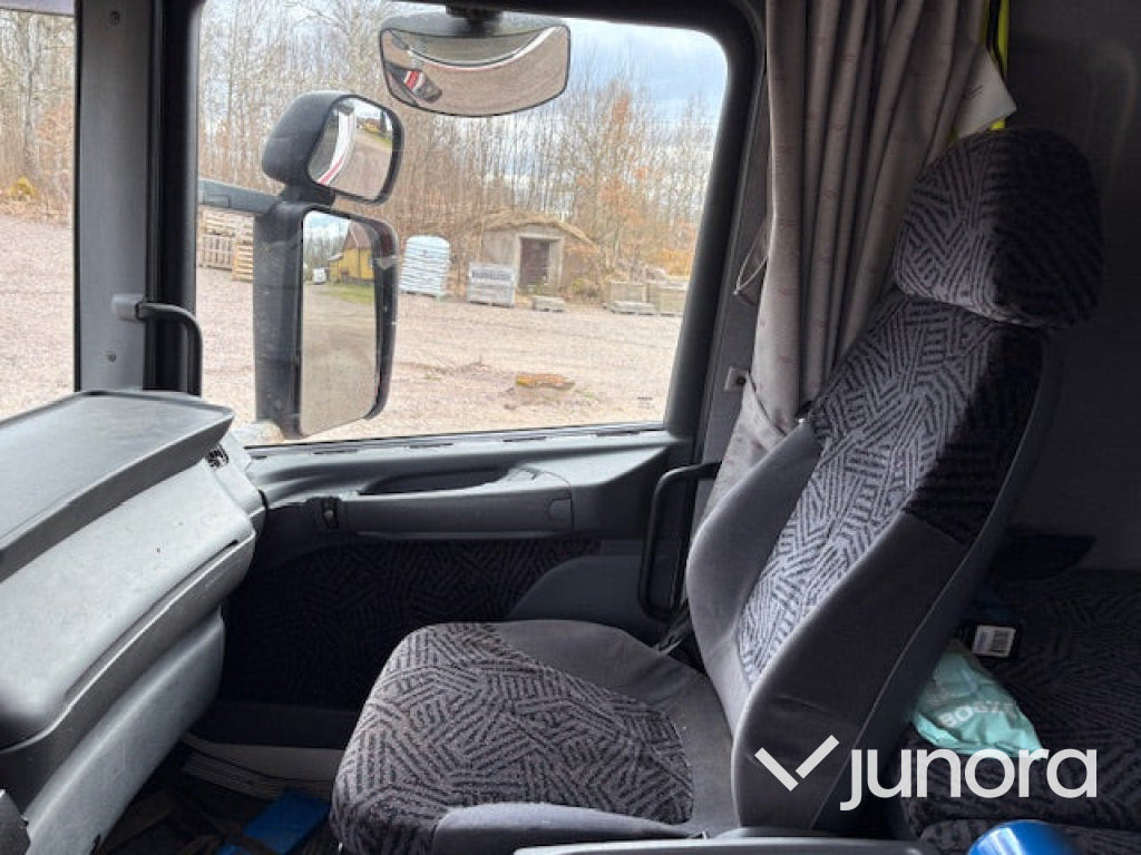 Lastbil - Scania P94 - Box truck: picture 5 Lastbil - Scania P94 - Box truck: picture 5