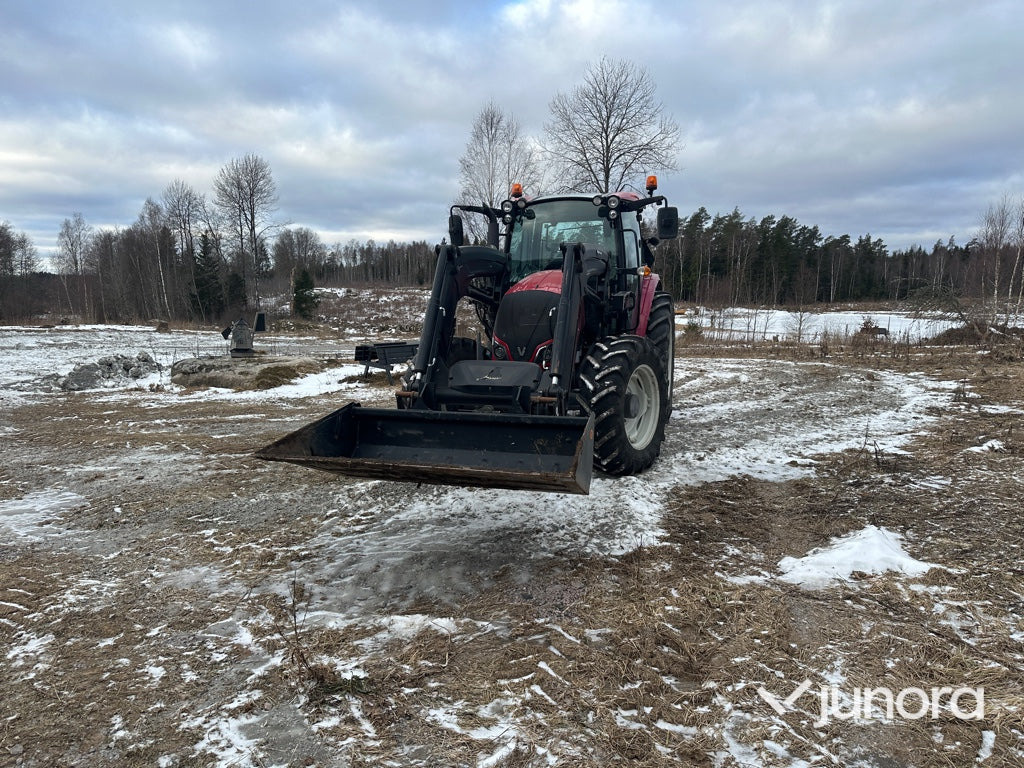 Traktor med lastare - Valtra A134 Hitech - Farm tractor: picture 3 Traktor med lastare - Valtra A134 Hitech - Farm tractor: picture 3