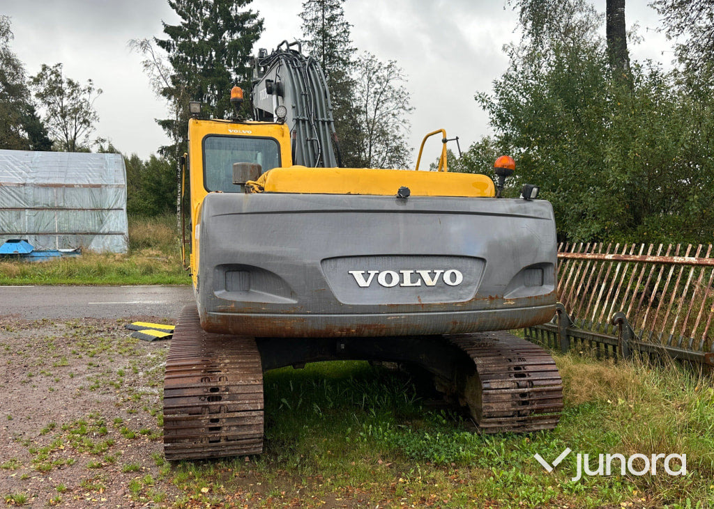 Crawler excavator Volvo EC 210: picture 6