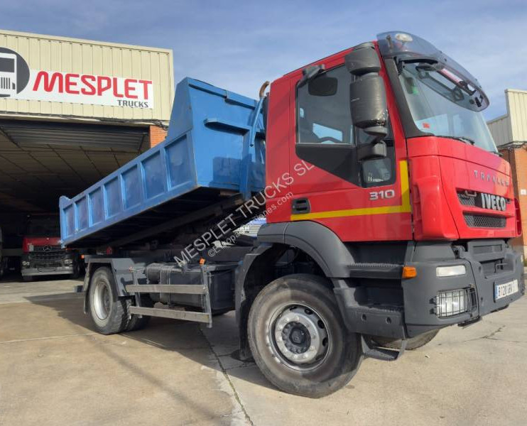 Iveco Trakker 310 - Hook lift truck: picture 2 Iveco Trakker 310 - Hook lift truck: picture 2