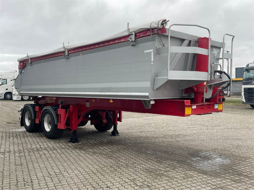 Benalu 2-aks 24m3 alu-chassi - Tipper semi-trailer: picture 1 Benalu 2-aks 24m3 alu-chassi - Tipper semi-trailer: picture 1
