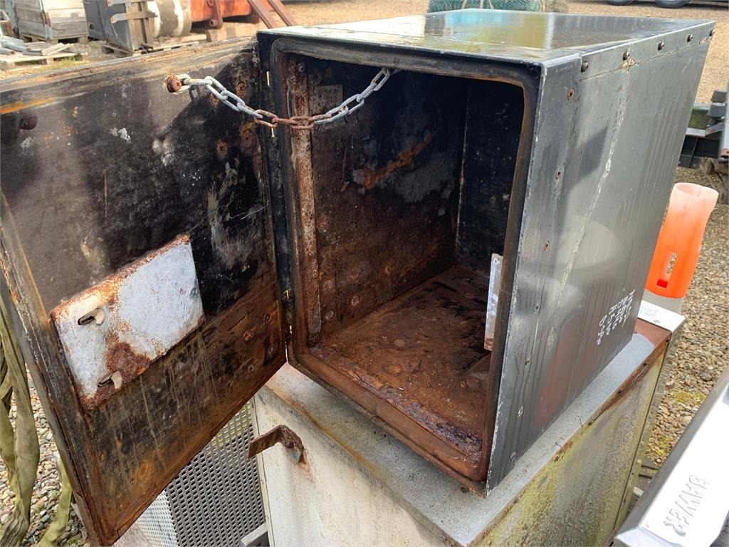 Danbox L380 x H500 x D440 - Body and exterior for Truck: picture 3 Danbox L380 x H500 x D440 - Body and exterior for Truck: picture 3