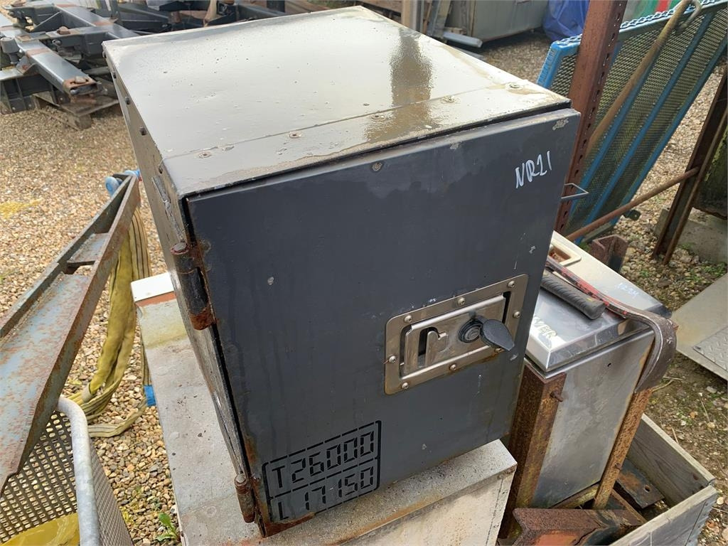 Danbox L380 x H500 x D440 - Body and exterior for Truck: picture 1 Danbox L380 x H500 x D440 - Body and exterior for Truck: picture 1