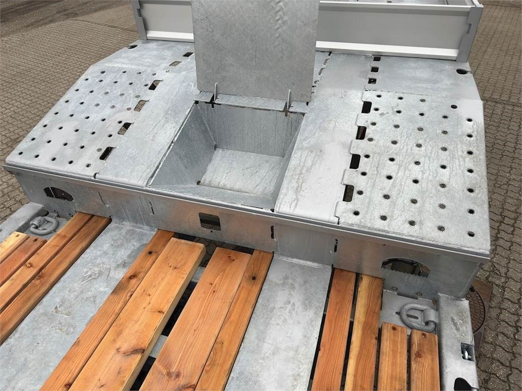 Hangler SDS-H 480 T - Low loader semi-trailer: picture 5 Hangler SDS-H 480 T - Low loader semi-trailer: picture 5