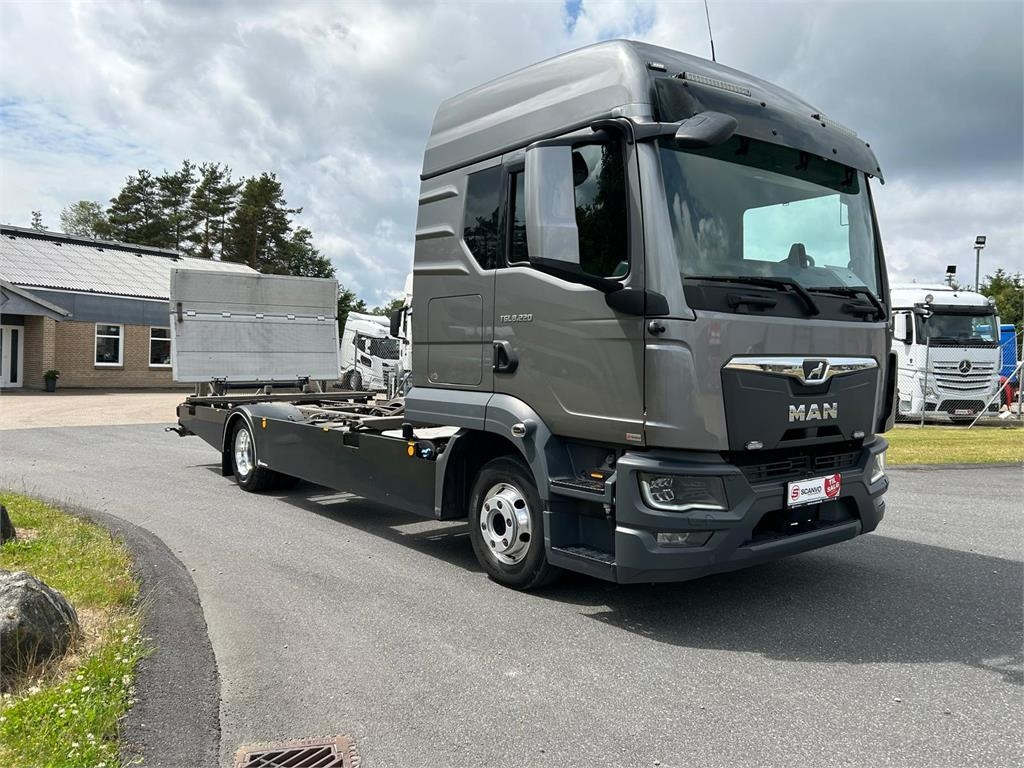 MAN TGL 8-220 4x2 BL incl. 2 stk veksellad - Container transporter/ Swap body truck: picture 2 MAN TGL 8-220 4x2 BL incl. 2 stk veksellad - Container transporter/ Swap body truck: picture 2