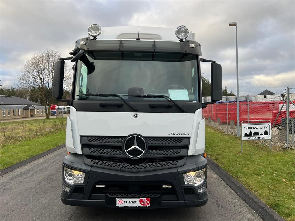 Mercedes-Benz Antos 2533 L - Box truck: picture 5 Mercedes-Benz Antos 2533 L - Box truck: picture 5