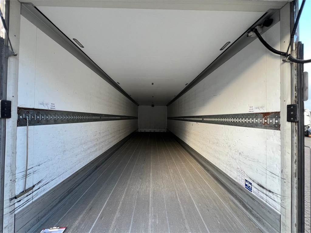 Mercedes-Benz Antos 2533 L - Box truck: picture 5 Mercedes-Benz Antos 2533 L - Box truck: picture 5