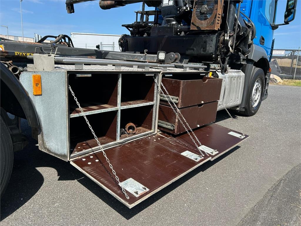 Mercedes-Benz Antos 2546 - Hiab 192 E kran  - Skip loader truck: picture 3 Mercedes-Benz Antos 2546 - Hiab 192 E kran  - Skip loader truck: picture 3