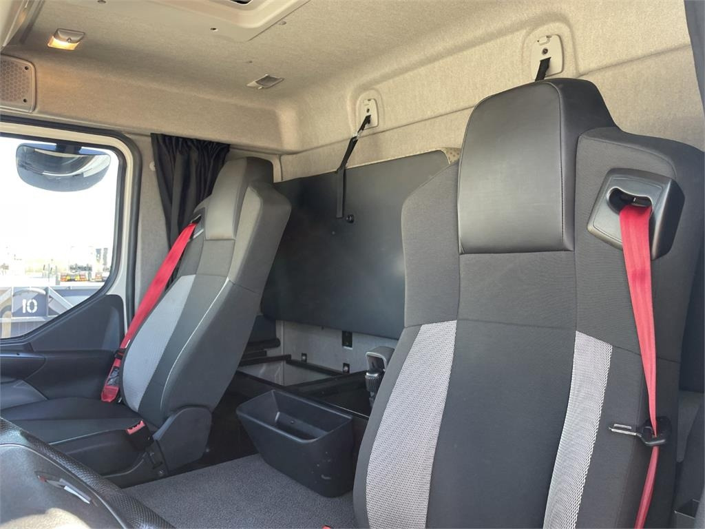 Box truck Renault D280 Premium: picture 14