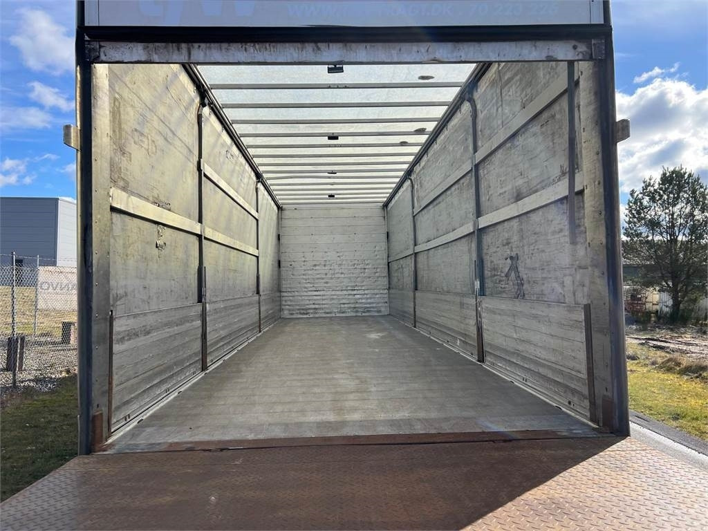 Scania P280 LB 6x2*4 MLB - 24 pallets - Curtain side truck: picture 5 Scania P280 LB 6x2*4 MLB - 24 pallets - Curtain side truck: picture 5
