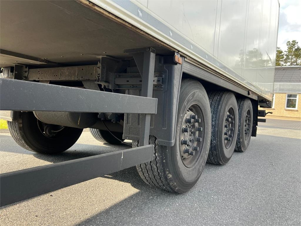 Refrigerator semi-trailer Schmitz SCB*S3B Dobbelt compartment: picture 8
