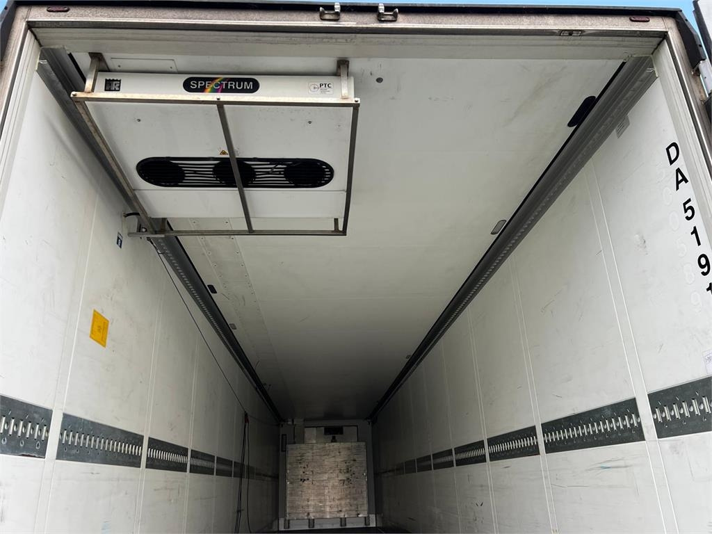 Refrigerator semi-trailer Schmitz SCB*S3B Dobbelt compartment: picture 6