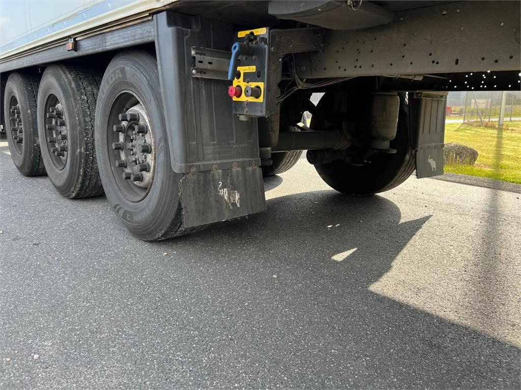 Refrigerator semi-trailer Schmitz SCB*S3B Dobbelt compartment: picture 10