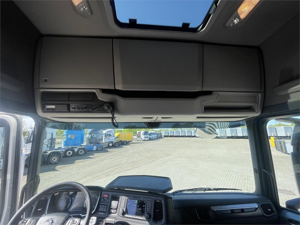 Tractor unit Scania S660 A 6x2 NB 2950: picture 10