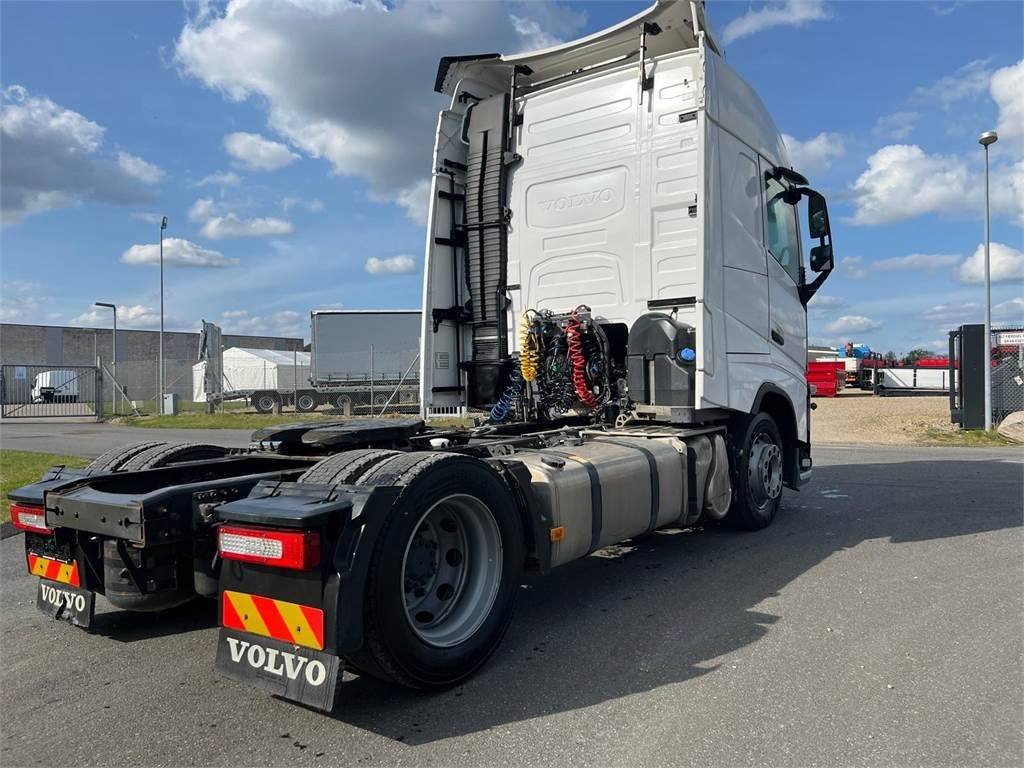Volvo FH460 4x2 x-low mega - Tractor unit: picture 3 Volvo FH460 4x2 x-low mega - Tractor unit: picture 3