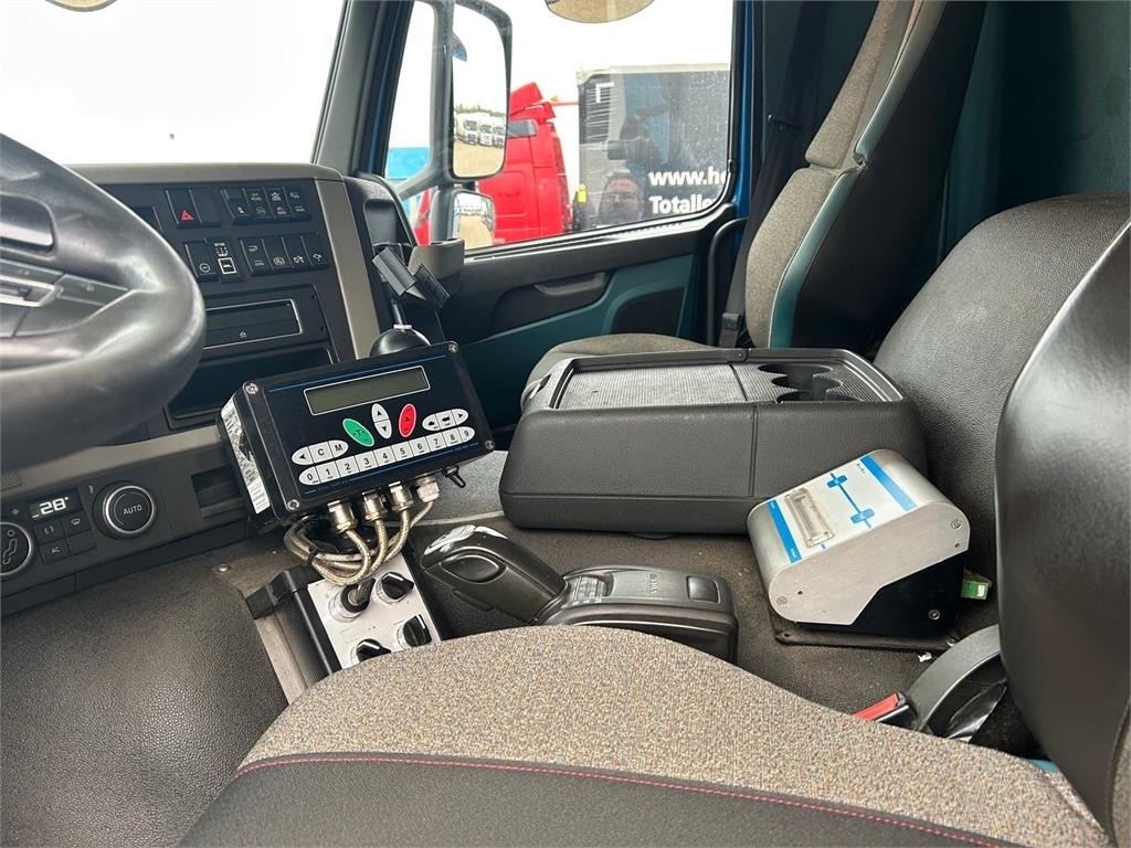 Volvo FM420 8x2*6 Trippel NTM 25m3 - Garbage truck: picture 3 Volvo FM420 8x2*6 Trippel NTM 25m3 - Garbage truck: picture 3