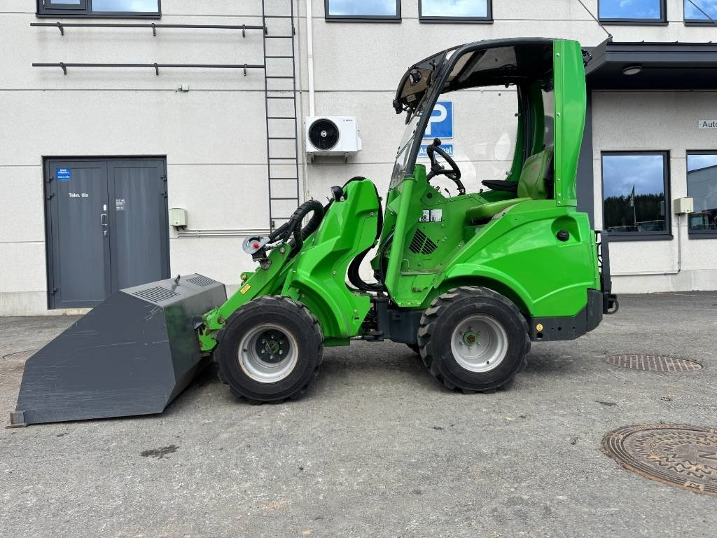 Avant R 28 Vähän ajettu - Compact loader: picture 1 Avant R 28 Vähän ajettu - Compact loader: picture 1