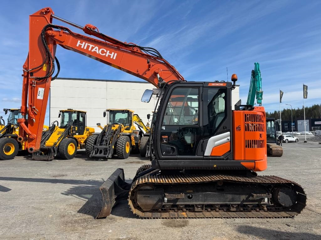 Hitachi ZX 135 USBL-7 Puskulevy - Crawler excavator: picture 1 Hitachi ZX 135 USBL-7 Puskulevy - Crawler excavator: picture 1