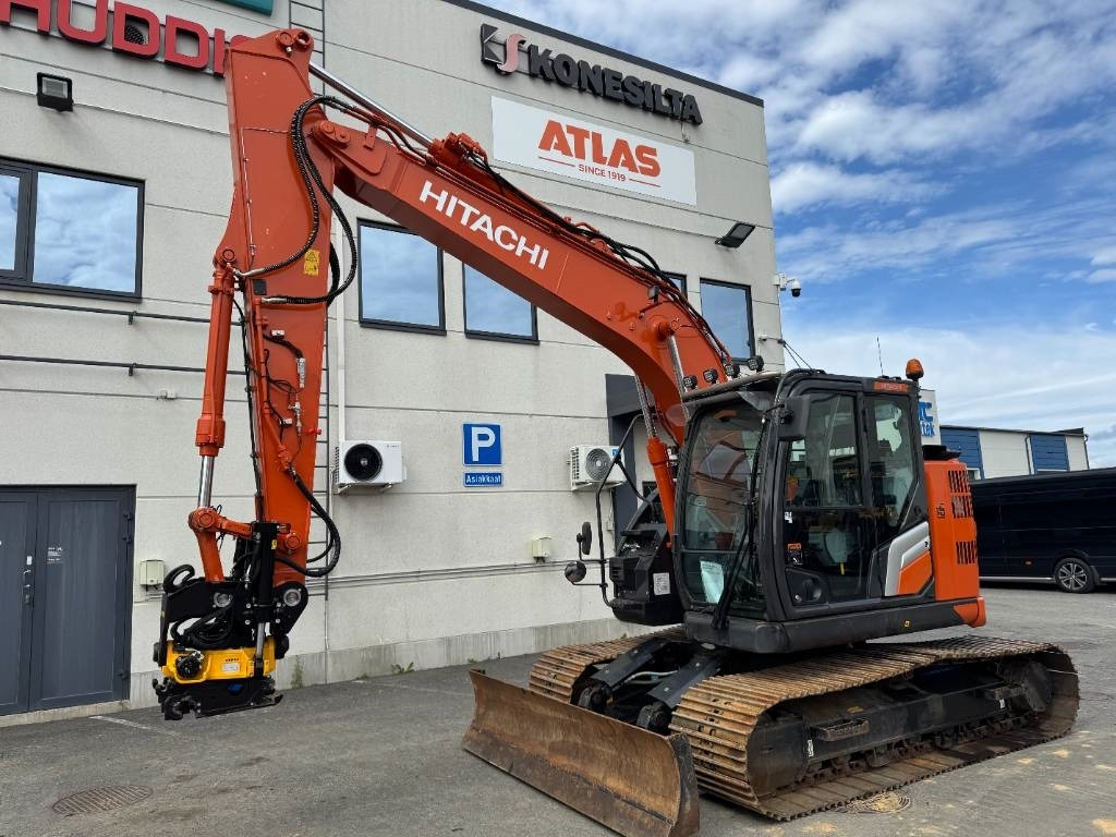 Hitachi ZX135USBL-7 PYÖRITTÄJÄLLÄ - Crawler excavator: picture 2 Hitachi ZX135USBL-7 PYÖRITTÄJÄLLÄ - Crawler excavator: picture 2