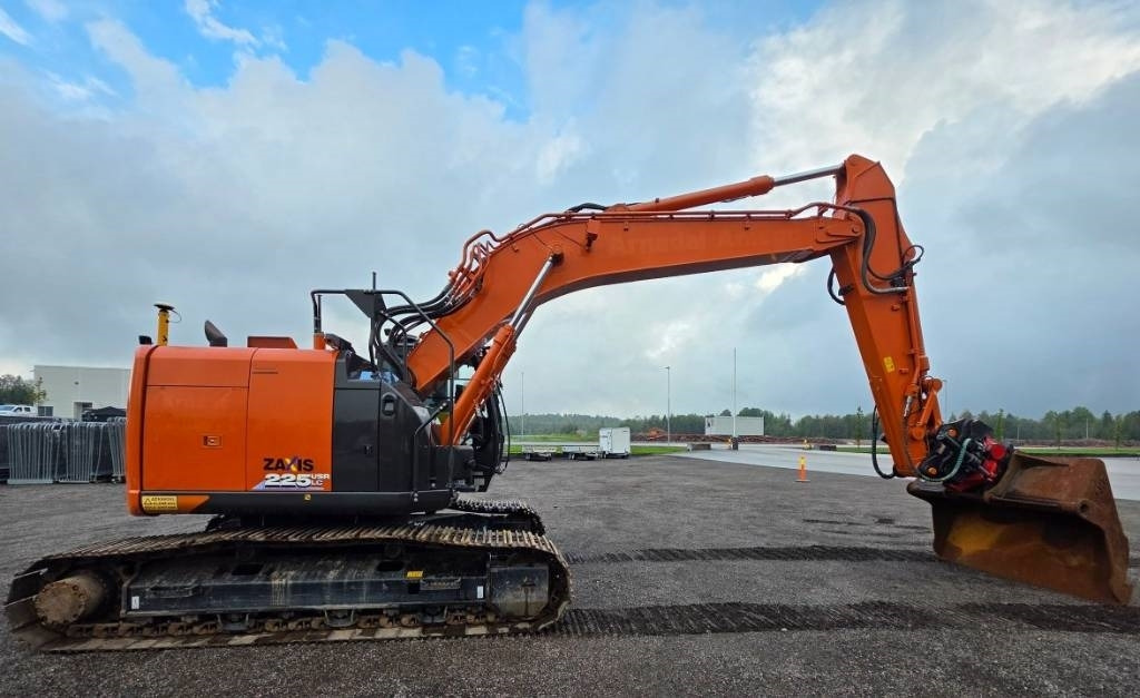 Hitachi ZX225USRLC-6 - Crawler excavator: picture 3 Hitachi ZX225USRLC-6 - Crawler excavator: picture 3