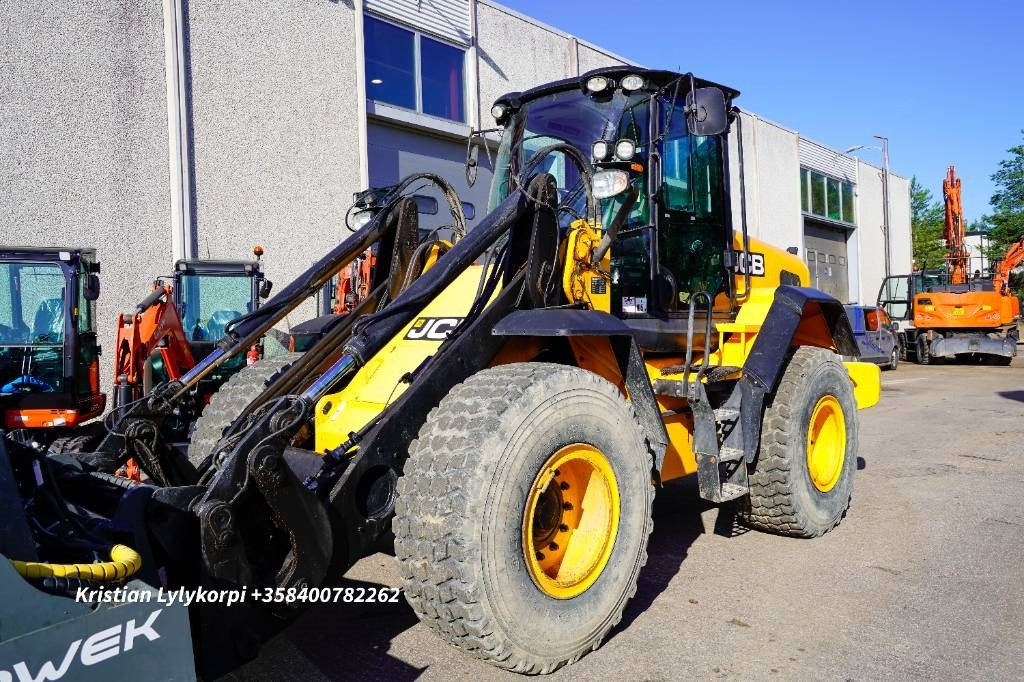 Wheel loader JCB 437HT: picture 15