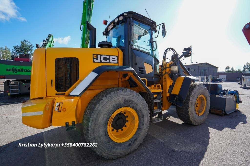 Wheel loader JCB 437HT: picture 9
