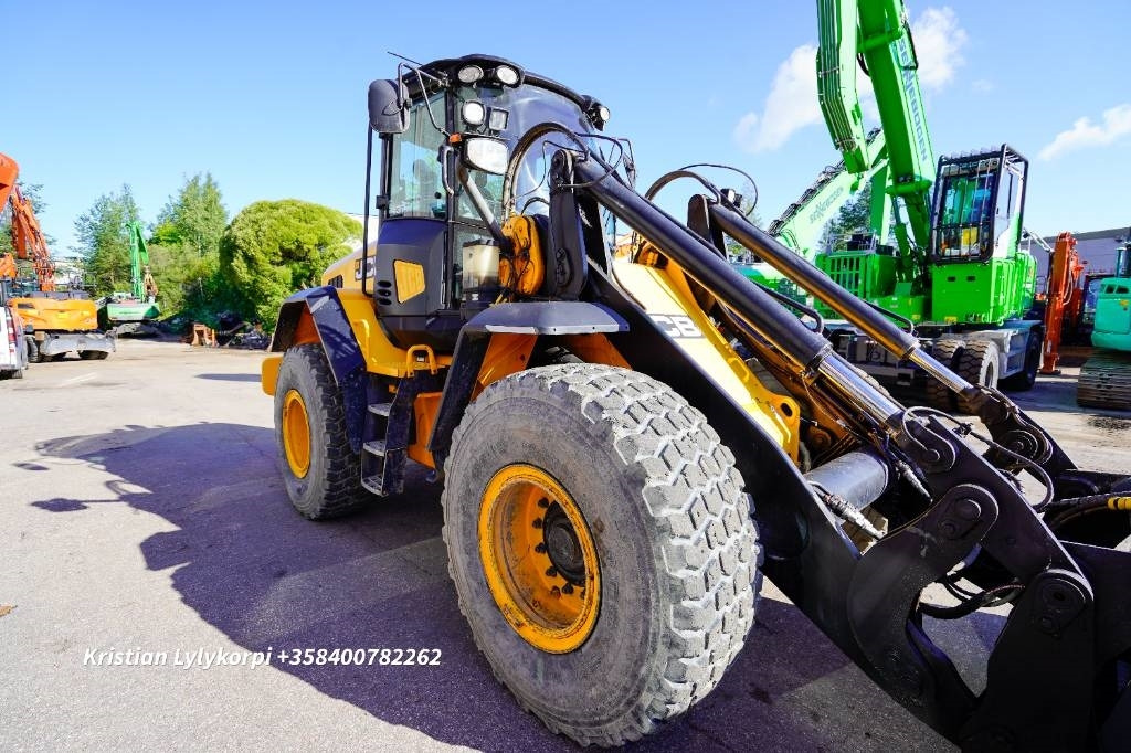 Wheel loader JCB 437HT: picture 11