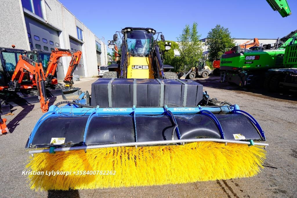 Wheel loader JCB 437HT: picture 13