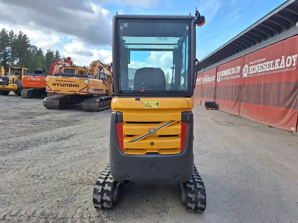 Volvo EC18C KALLISTAJALLA *EI ALVIA* - Mini excavator: picture 3 Volvo EC18C KALLISTAJALLA *EI ALVIA* - Mini excavator: picture 3