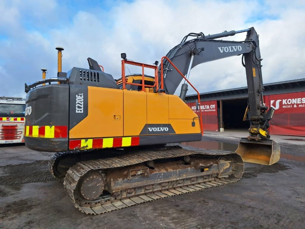 Volvo EC220EL HUIPPUVARUSTEILLA  - Crawler excavator: picture 4 Volvo EC220EL HUIPPUVARUSTEILLA  - Crawler excavator: picture 4