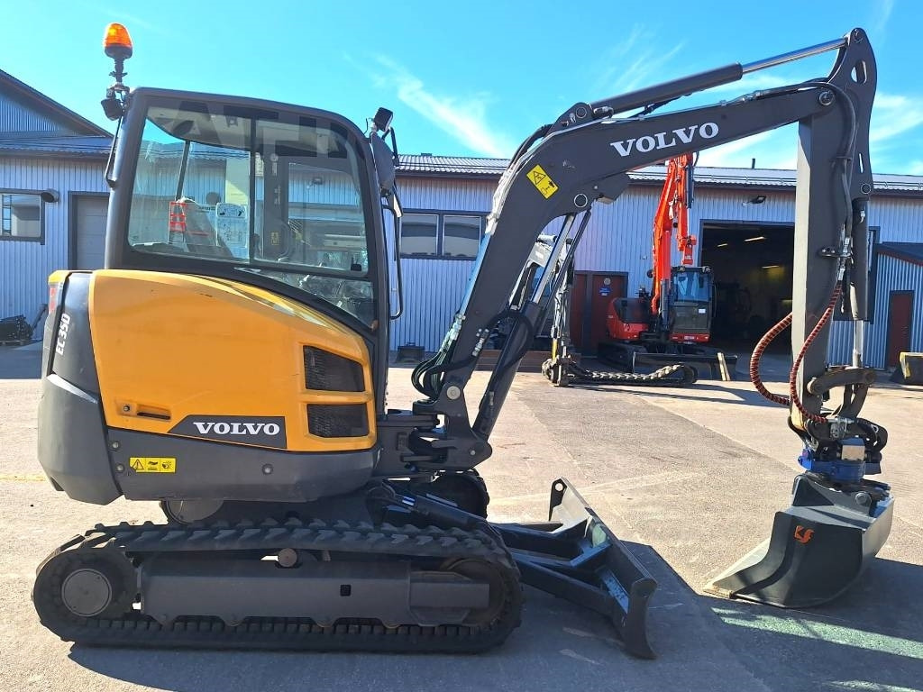 Volvo EC35D PYÖRITTÄJÄLLÄ  - Mini excavator: picture 5 Volvo EC35D PYÖRITTÄJÄLLÄ  - Mini excavator: picture 5